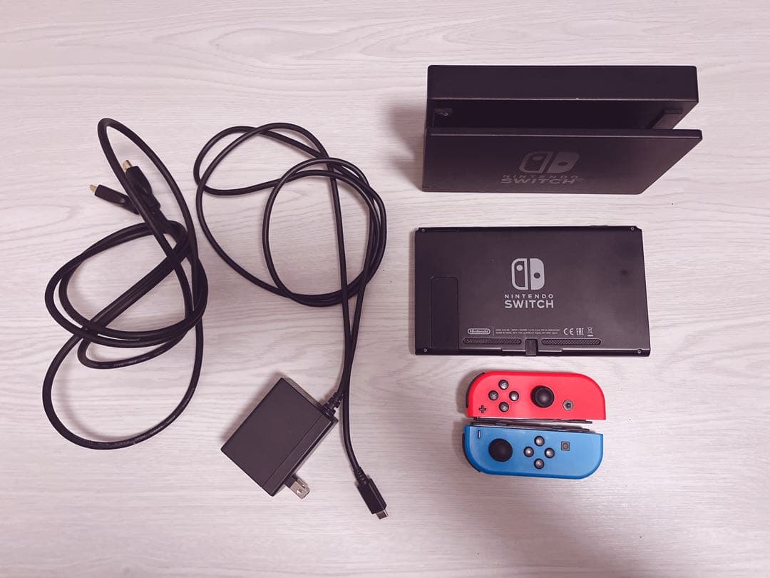 Nintendo Switch 本体 （赤/青ジョイコン）