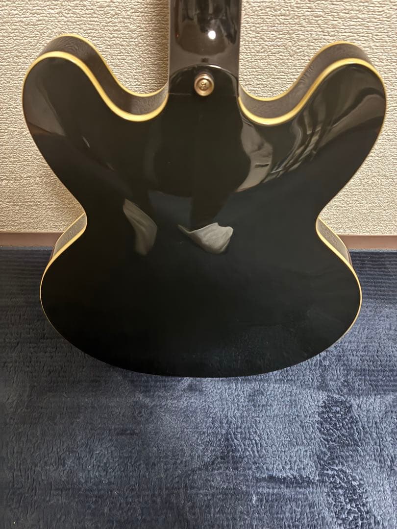 セミアコ　エレキギター　Epiphone Sheraton II EB