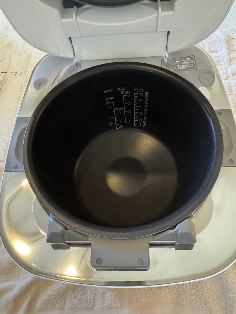 象印 炎舞炊き 炊飯器 一升炊き 24年購入 最上位機種 NW-FB18-WZ