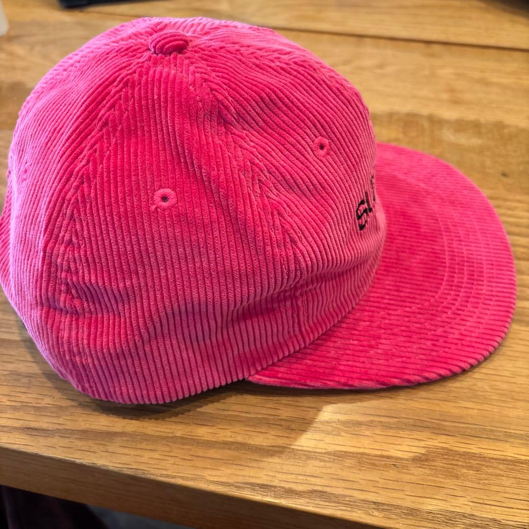 美品Supreme クラシックロゴ コーデュロイキャップ ピンク 刺繍ロゴ