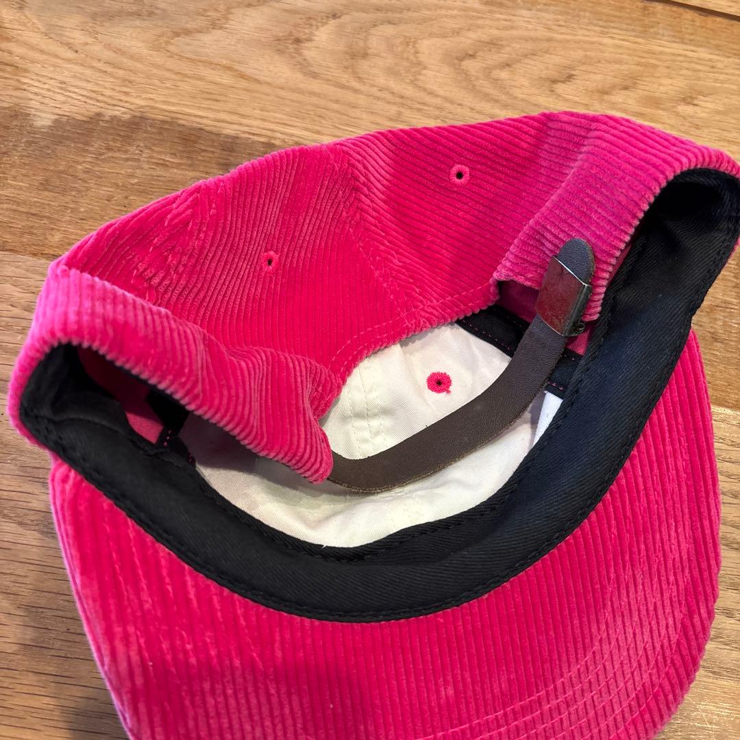 美品Supreme クラシックロゴ コーデュロイキャップ ピンク 刺繍ロゴ