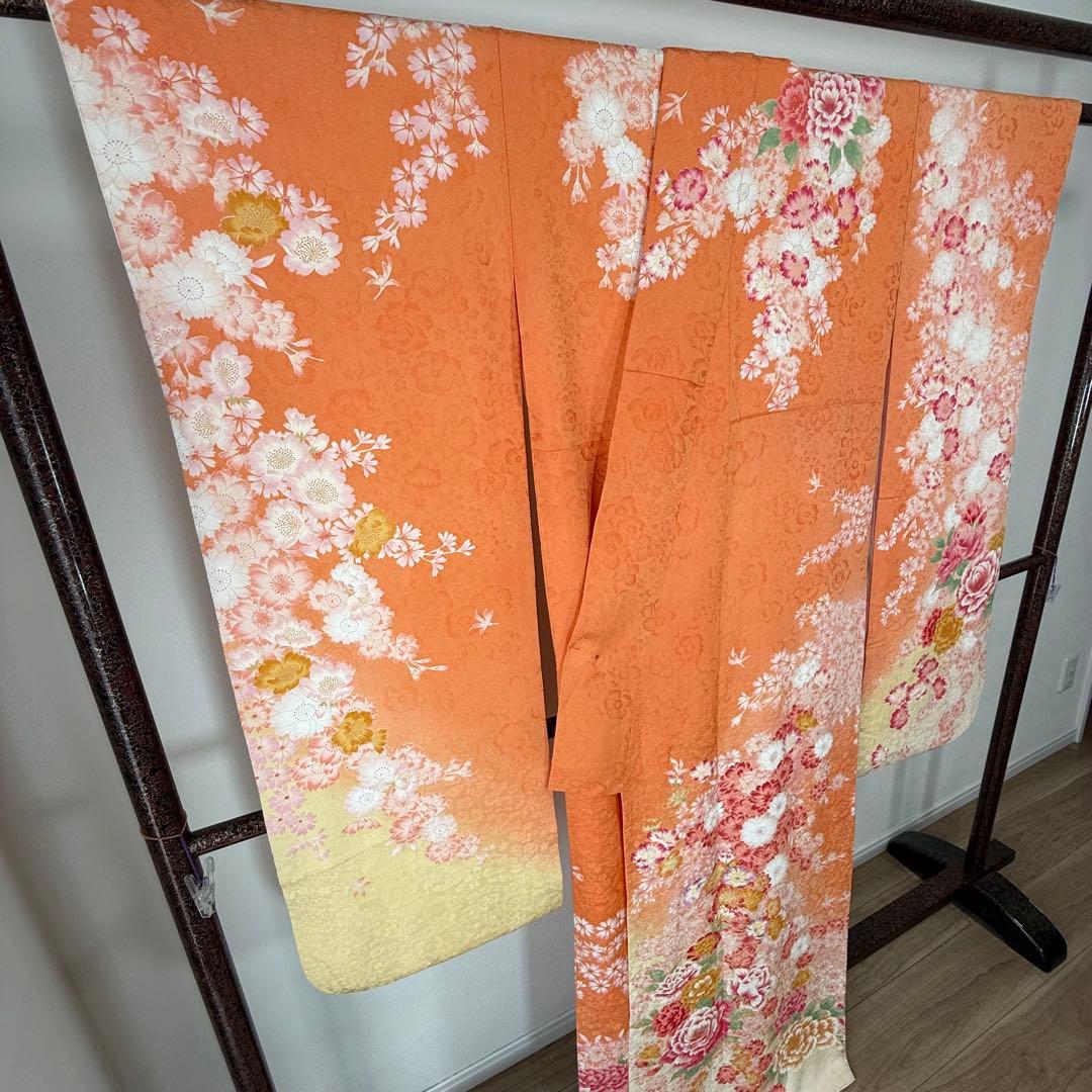 超美品　正絹　現代振袖　成人式　着物　169㎝　オレンジ　黄　桜柄　金駒　刺繍