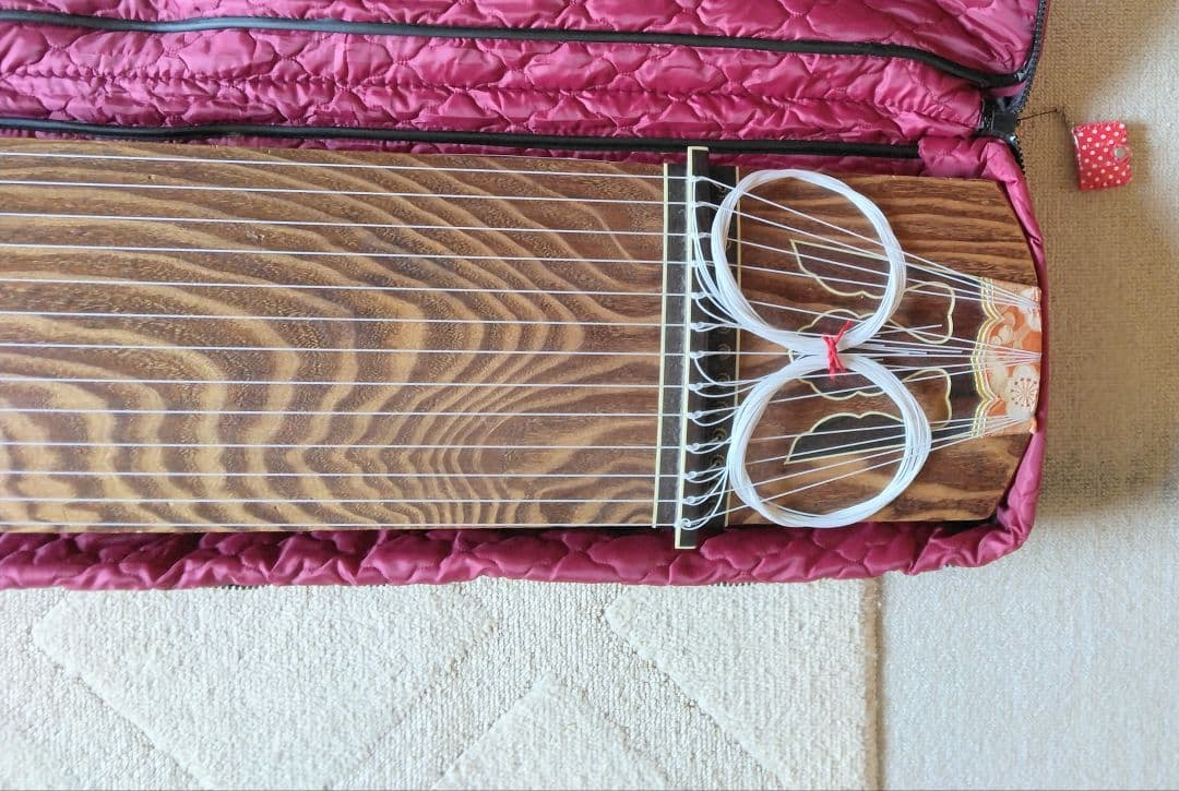 琴、13弦 木製 ケース付き