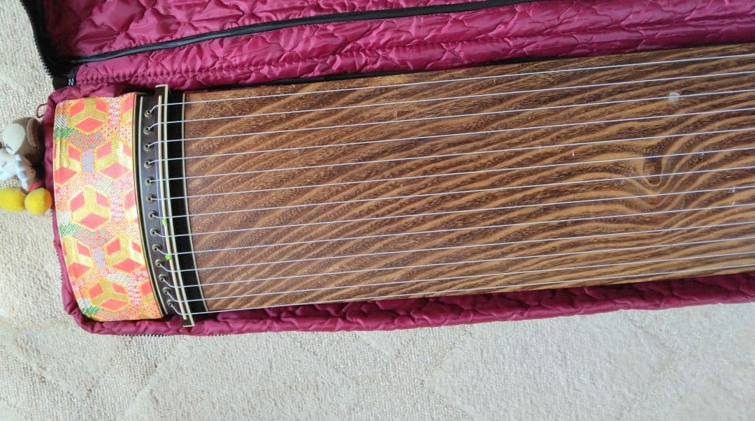 琴、13弦 木製 ケース付き