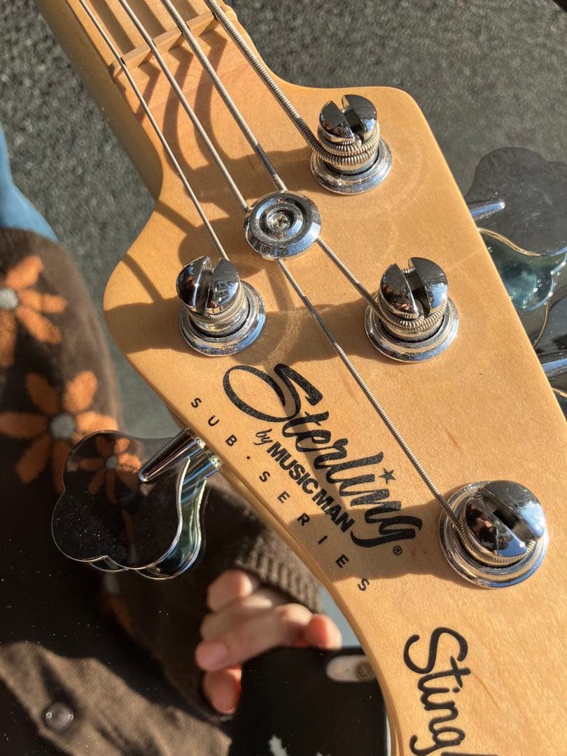 ち*る様 Sterling by Music Man StingRayエレキベー