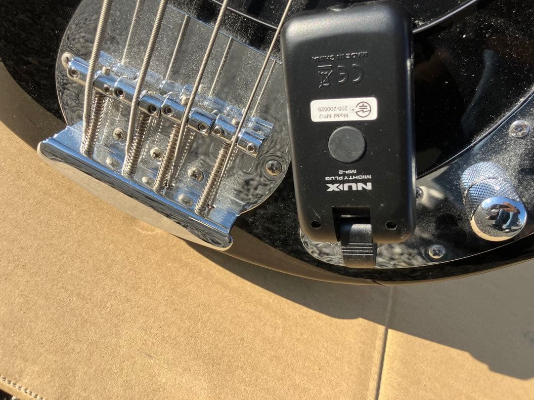 ち*る様 Sterling by Music Man StingRayエレキベー