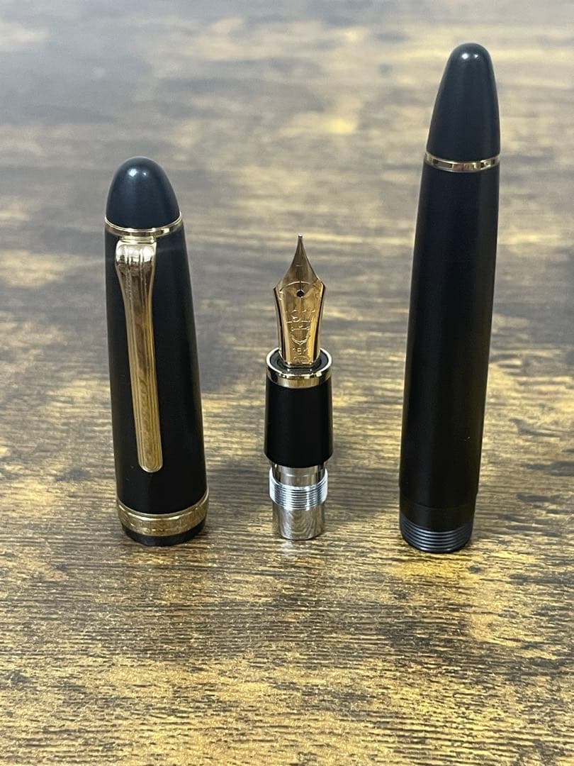 筆記確認済　美品　梨地　18k 備品あり　字幅MF セーラー　万年筆