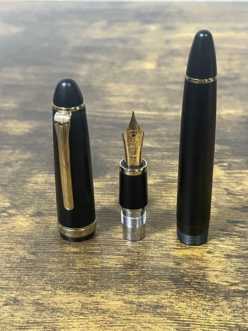 筆記確認済　美品　梨地　18k 備品あり　字幅MF セーラー　万年筆