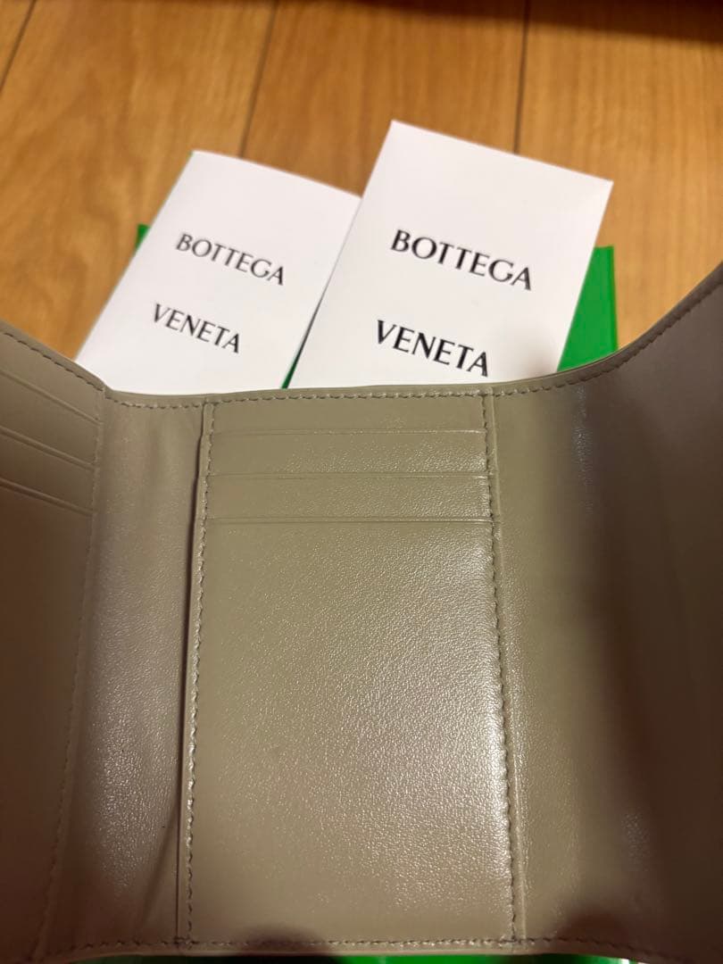 美品　Bottega Veneta 三つ折り財布