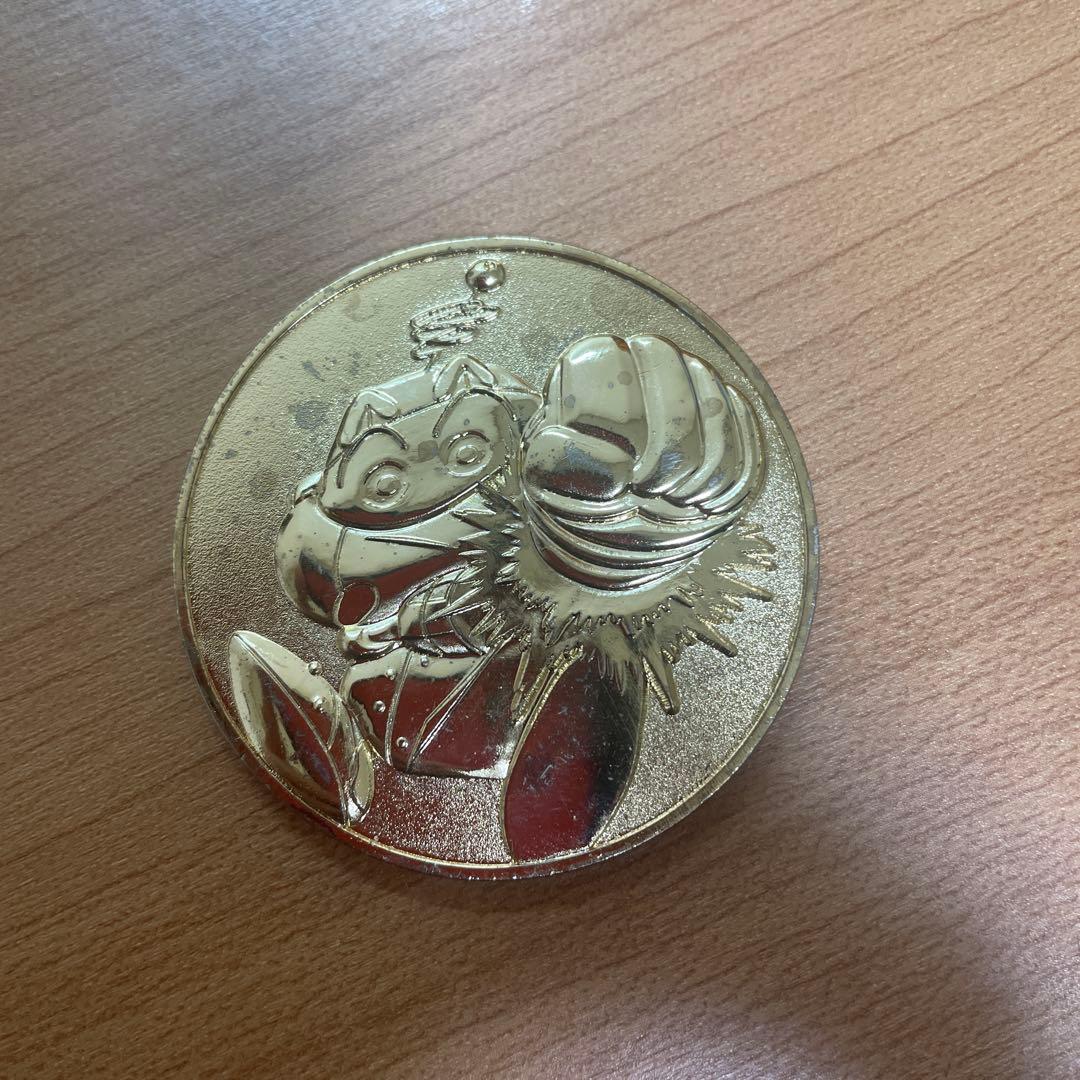 アニメキャラクター メダル 金色