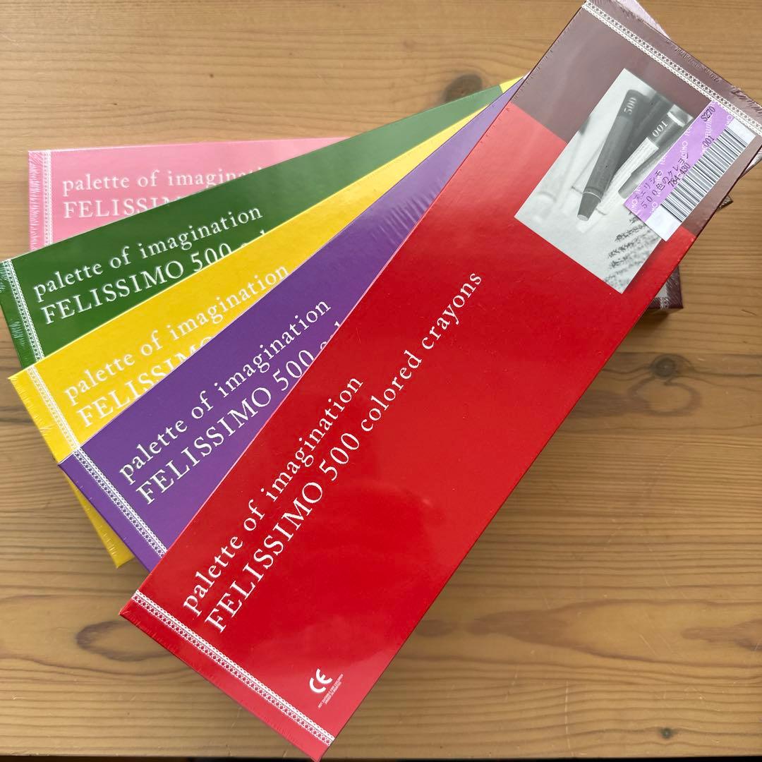 フェリシモ 500色クレヨンセット 500 colored crayons
