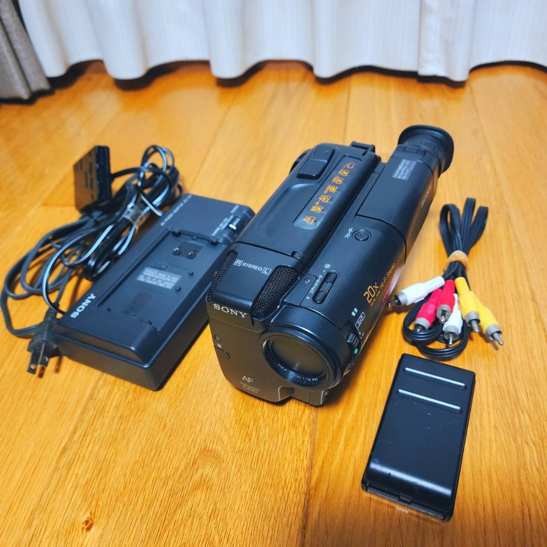 【動作確認済】SONY 高画質 Hi8 ビデオカメラ CCD-TR850 セット