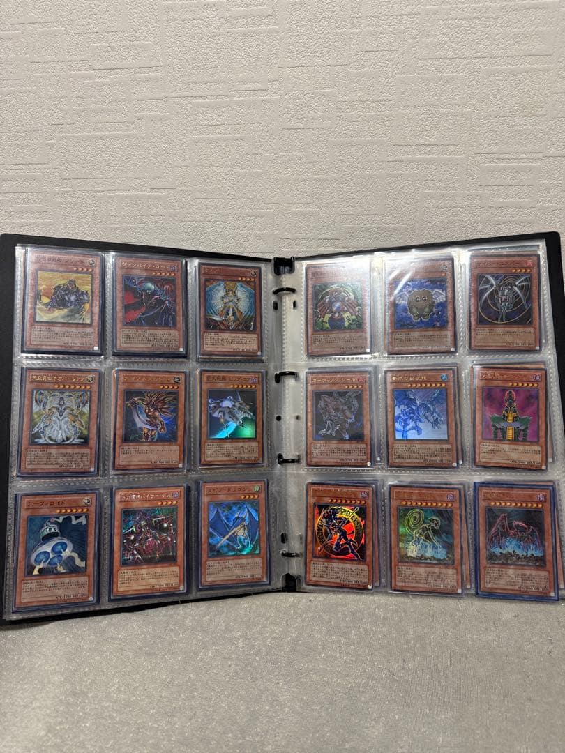 【匿名配送】遊戯王　まとめ売り　引退　ファイル　昔のカード　レトロ