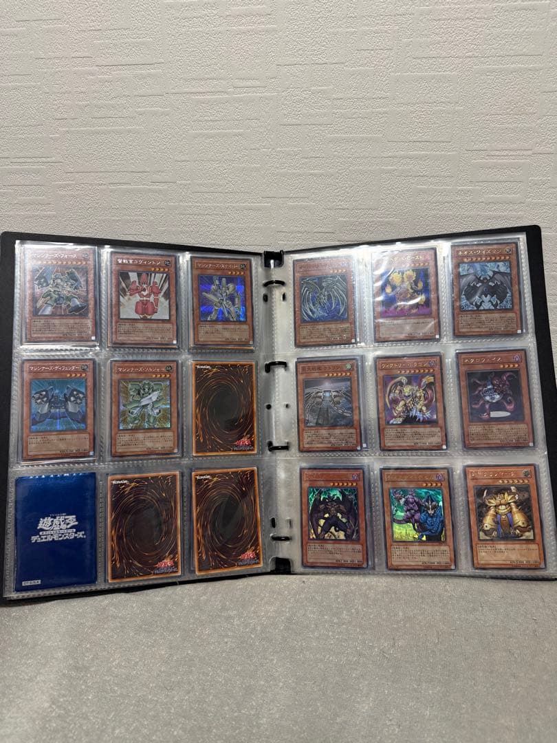 【匿名配送】遊戯王　まとめ売り　引退　ファイル　昔のカード　レトロ