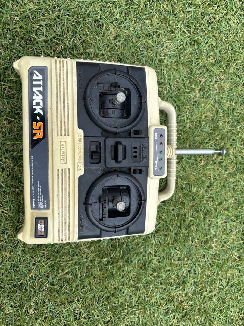 タミヤ　メルセデス・ベンツ SLKラジコンカー