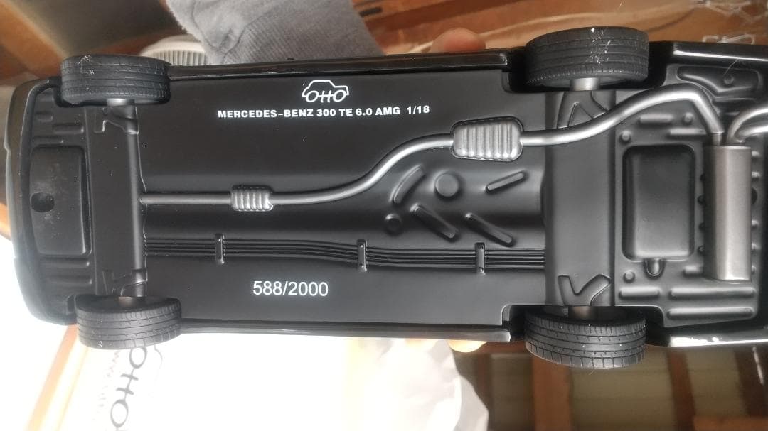 ミニカー OTTOmobile Mercedes-Benz 300 TE AMG