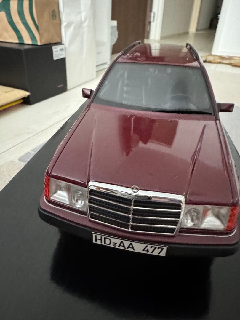 BoS Models メルセデス・ベンツ S124 300TE レッド 1/18