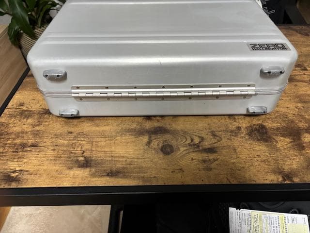 米国 SIZERO HALLIBURTON パソコンケース DZ5 アルミ正規品