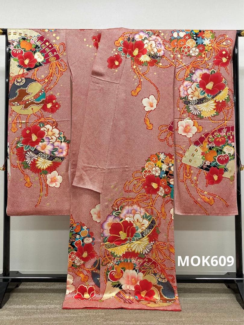 振袖 仮絵羽 京友禅 刺繍 金駒 金彩 紋意匠 椿 正絹 未仕立て品 八掛付き