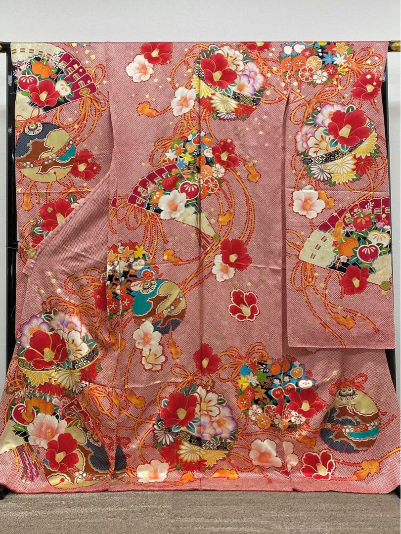 振袖 仮絵羽 京友禅 刺繍 金駒 金彩 紋意匠 椿 正絹 未仕立て品 八掛付き