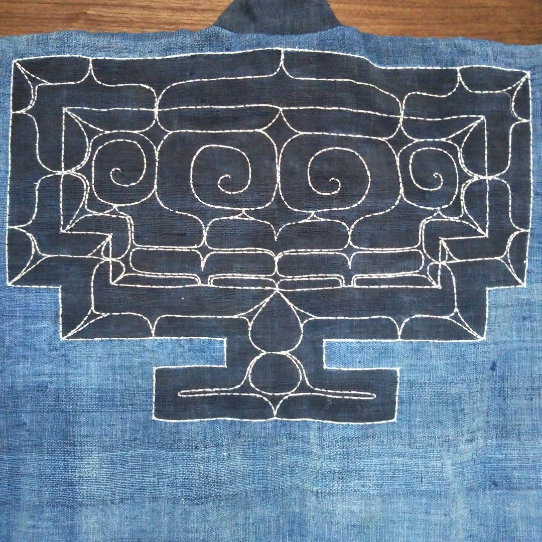 アイヌ着物　切り伏せ刺繍