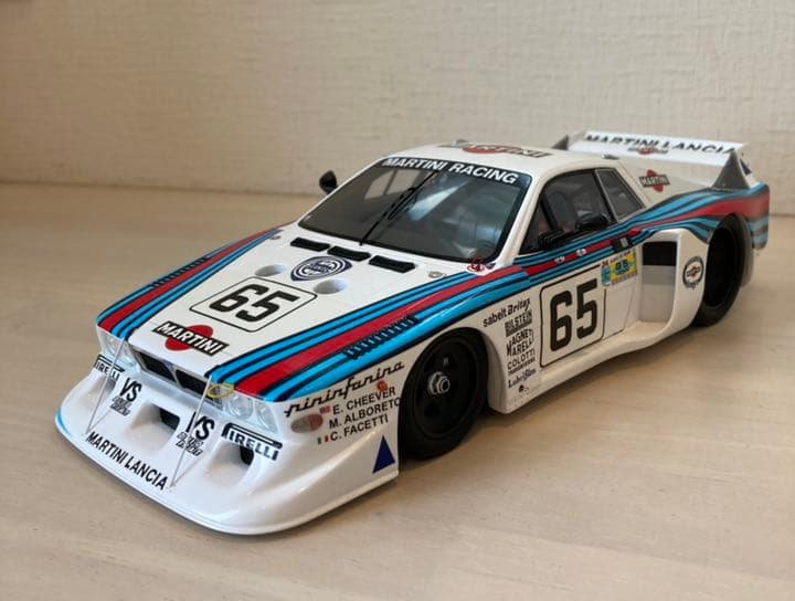 LANCIA BETA 1:18 1/18 SPARK ランチア