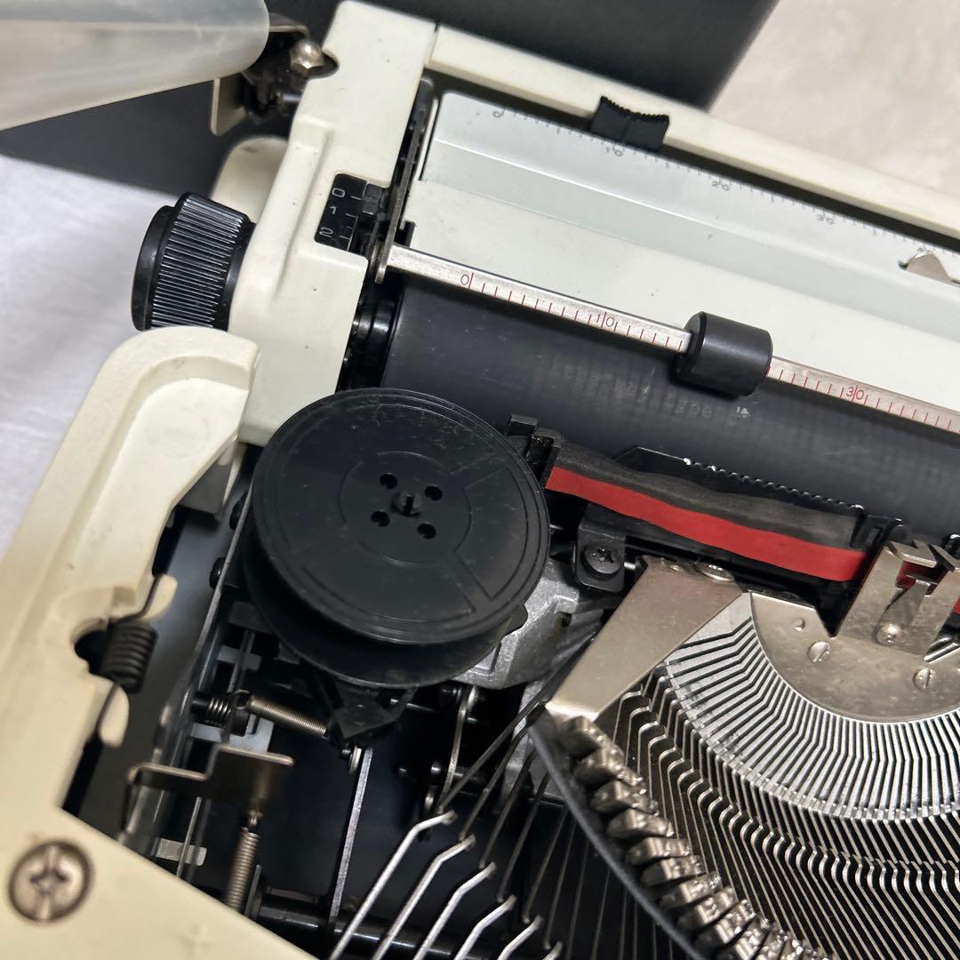 SILVER REED 810 レトロタイプライター インテリア用　ケース付