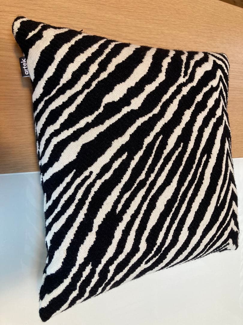ゼブラ柄クッションカバー1個 （中身無しカバーのみ）