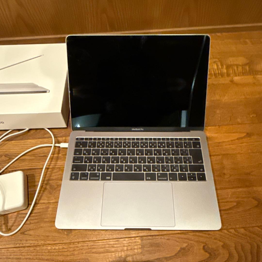 MacBook Pro 2017 本体 充電器付き