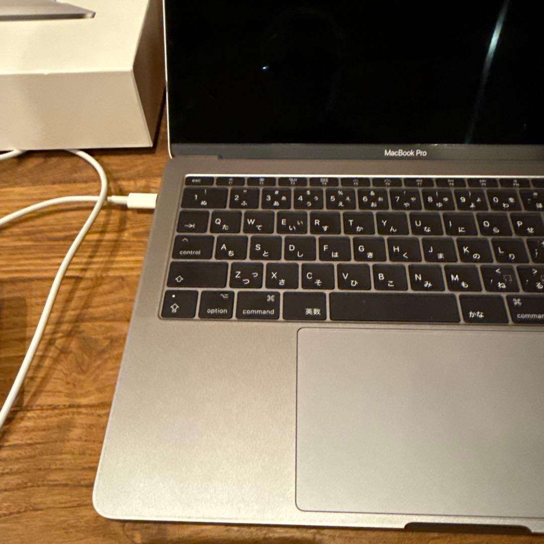 MacBook Pro 2017 本体 充電器付き