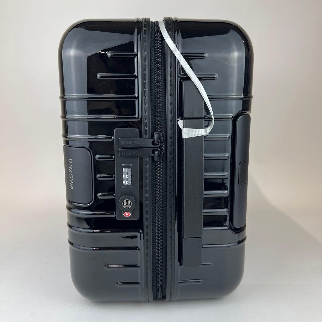 新品 RIMOWA リモワ エッセンシャルライトキャビン 37L ブラック