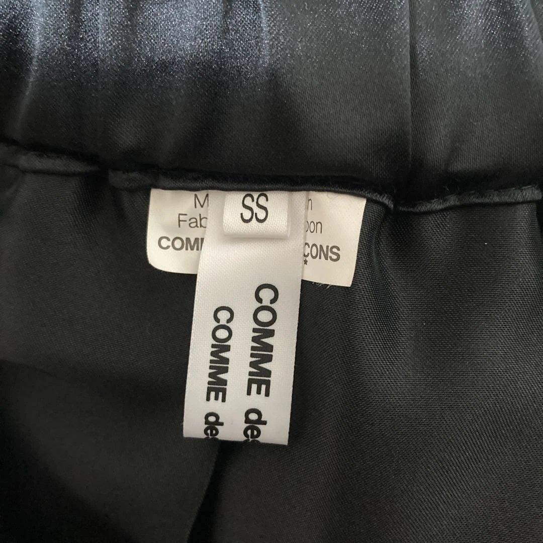 美品コムデギャルソンコムコム　上質サテンプリーツスカート
