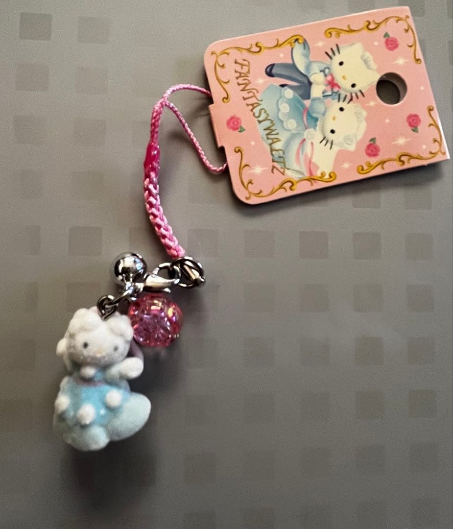 入手困難品！ピューロランド限定ファンタジーワルツキティ 根付け ストラップ