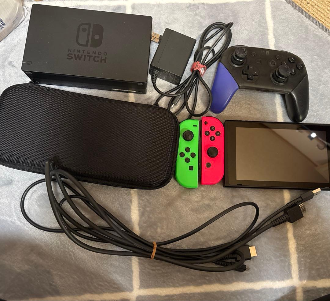 ニンテンドーSwitch　純正プロコン、usb充電器付き