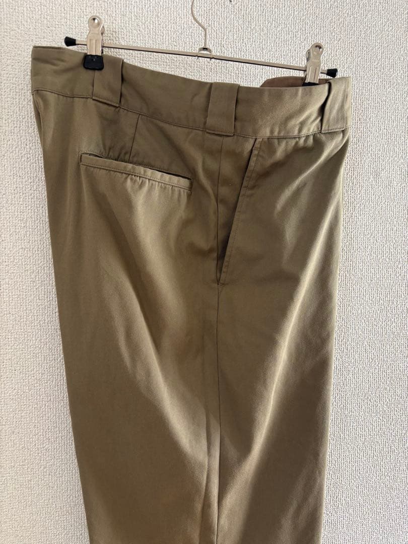 COMOLI コットンギャバウォッシュドパンツ