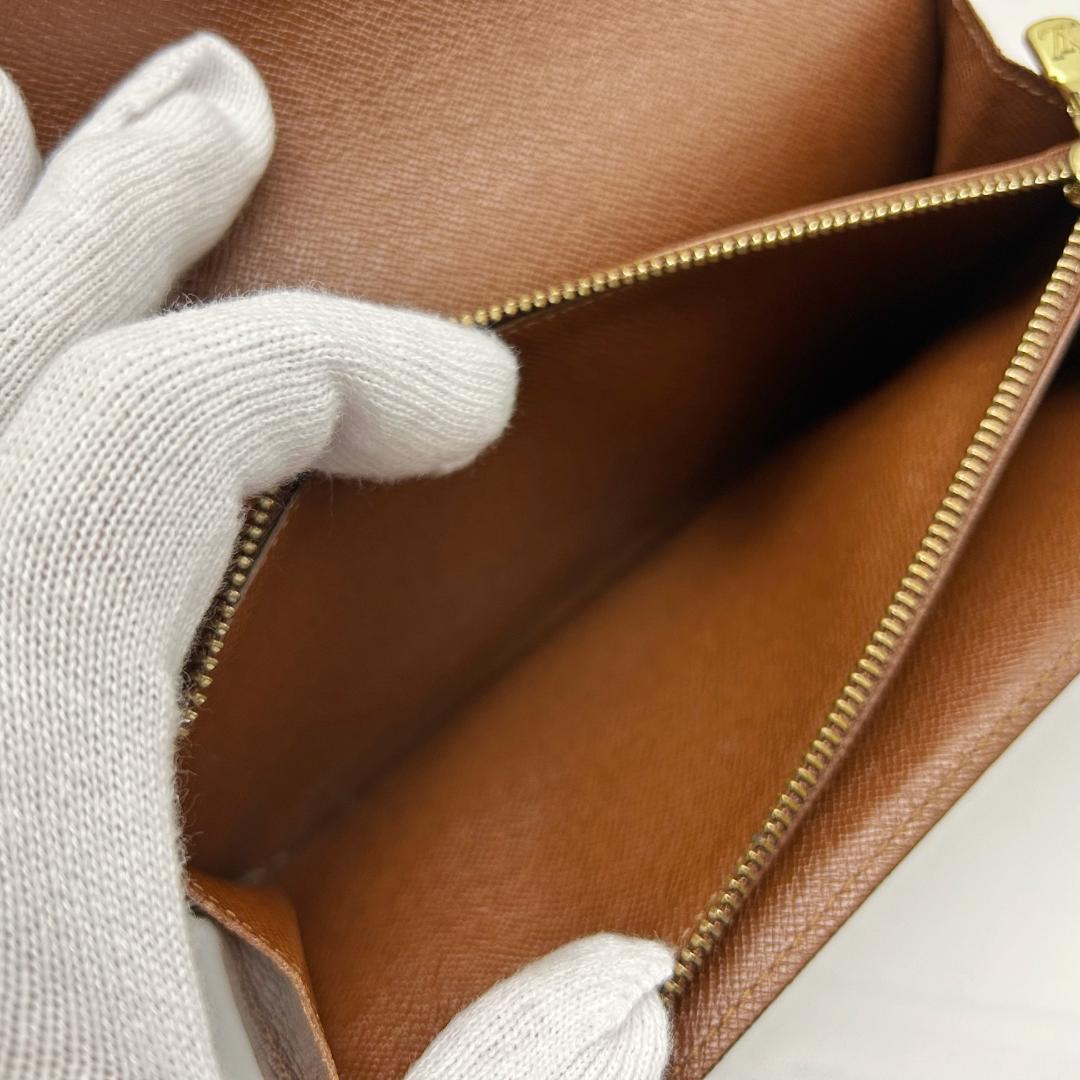 ルイヴィトン　モノグラム　ポルトフォイユサラ　　長財布　折り財布