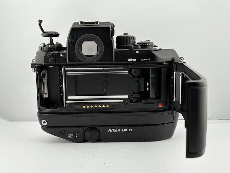 ★美品★ニコンF4S ボディ/ DP-20 / NIKON MB-21