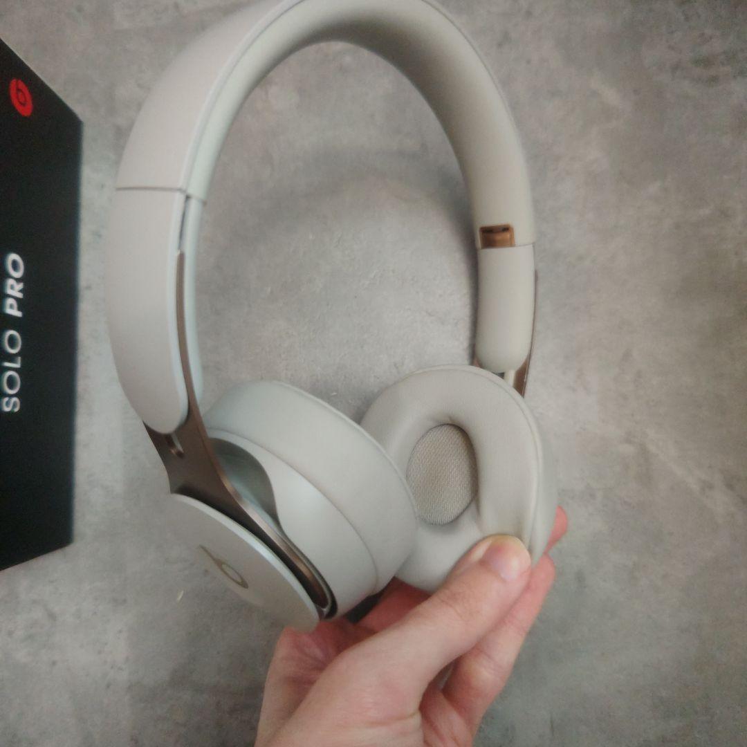 Beats SOLO PRO ワイヤレスヘッドホン　グレー