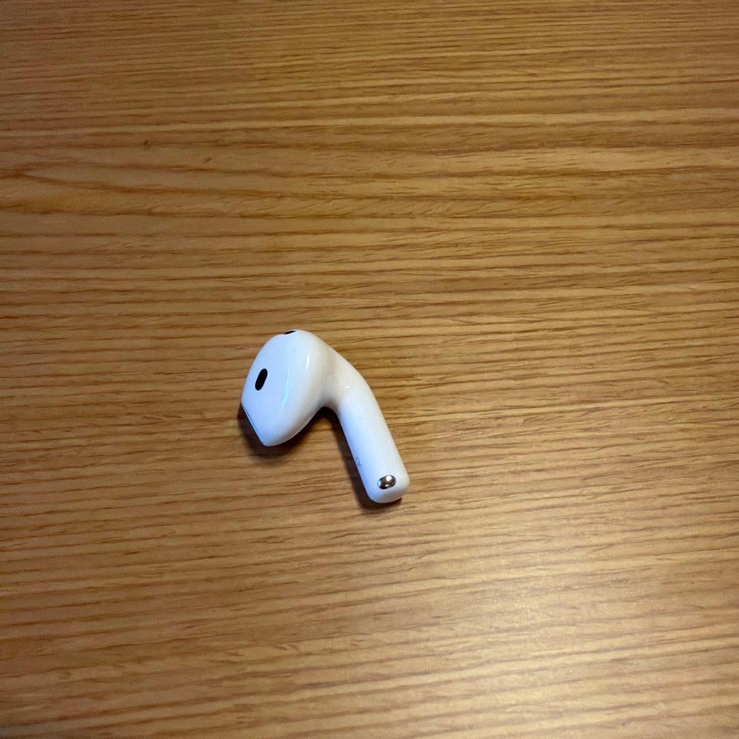 AirPods 4本体 ホワイト 充電ケース付き