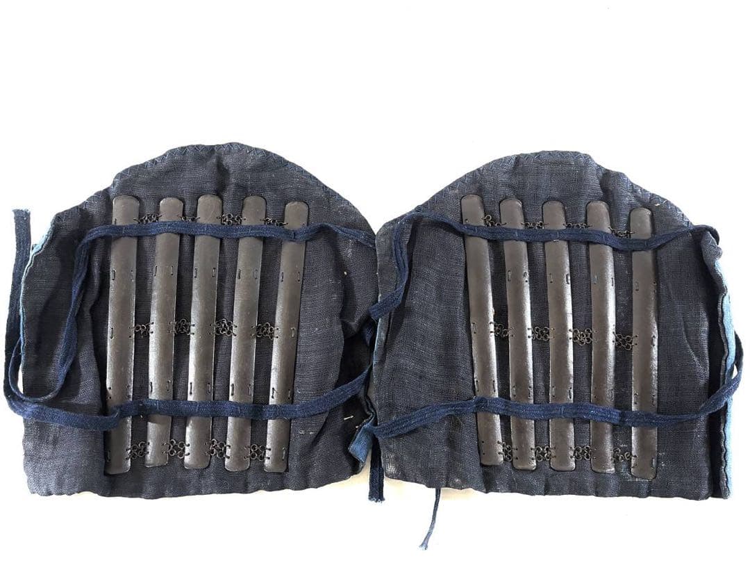 旧家解体時蔵出し　臑当　年代物