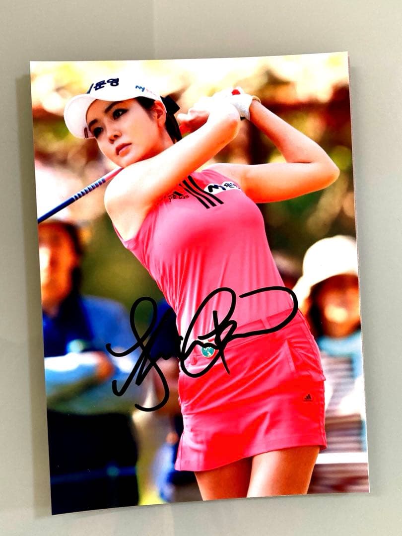 アン・シネ直筆サイン入り2Lサイズ写真…韓国女子プロゴルファー