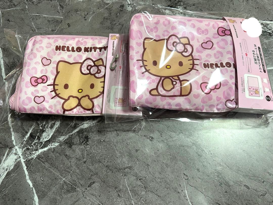 ハローキティ　フタ付収納ボックス　トラベル収納ケースM.S2点