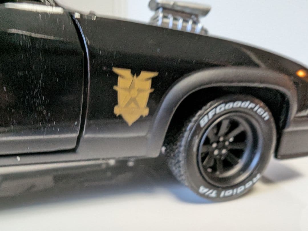 ミニカー GREEN LIGHT 1/24 Ford Falcon XB MADMAX