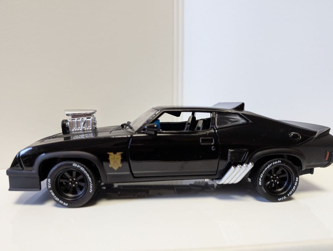 ミニカー GREEN LIGHT 1/24 Ford Falcon XB MADMAX