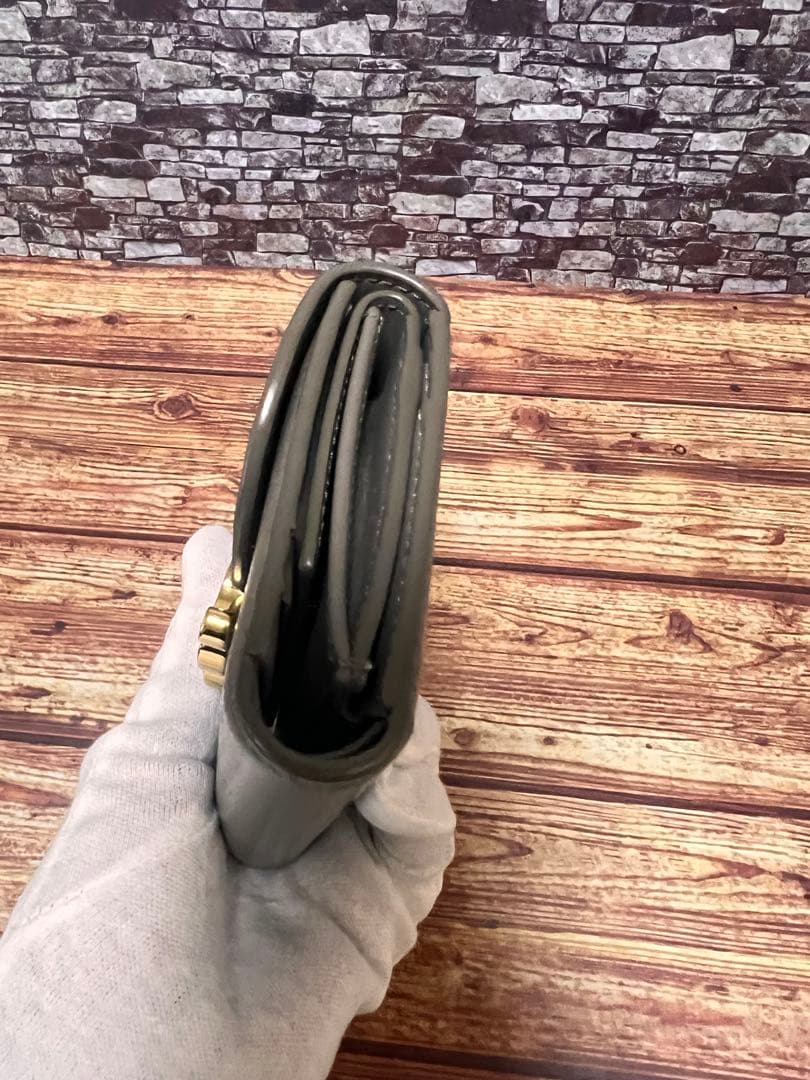 CELINEセリーヌ　トリオンフコンパクトウォレットPebble