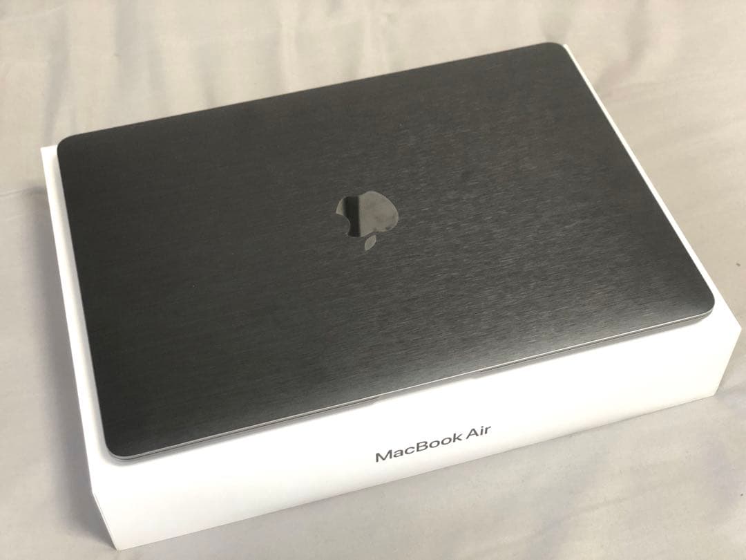 アップル Macbook Air M1 2020 13インチ　(スキンシール付)