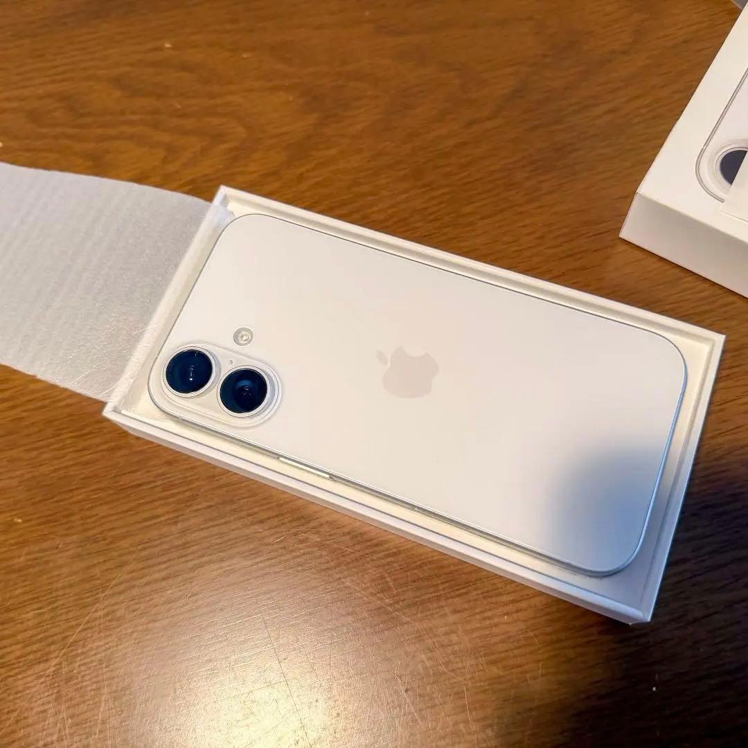 新品同様 iPhone 16 128GB ホワイト SIMフリー