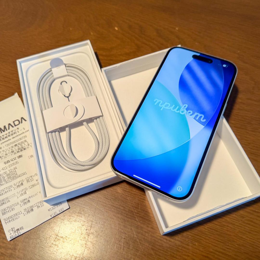 新品同様 iPhone 16 128GB ホワイト SIMフリー