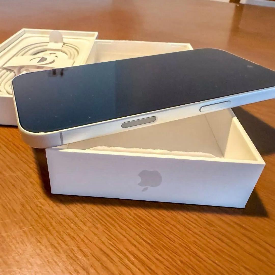 新品同様 iPhone 16 128GB ホワイト SIMフリー