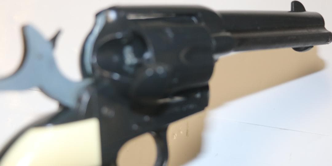 ウェスタンアームズABS樹脂製モデルガン コルトピースメーカー 未発火 中古品